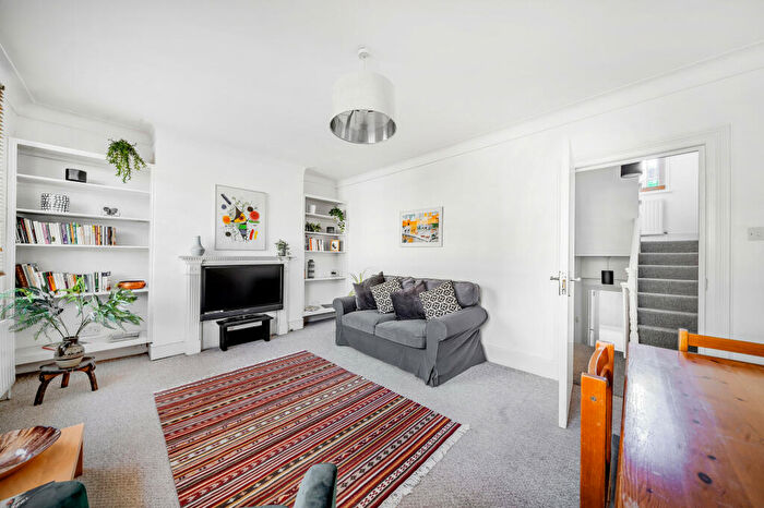 2 Bedroom Apartment To Rent In Oakden Street, London, SE11
