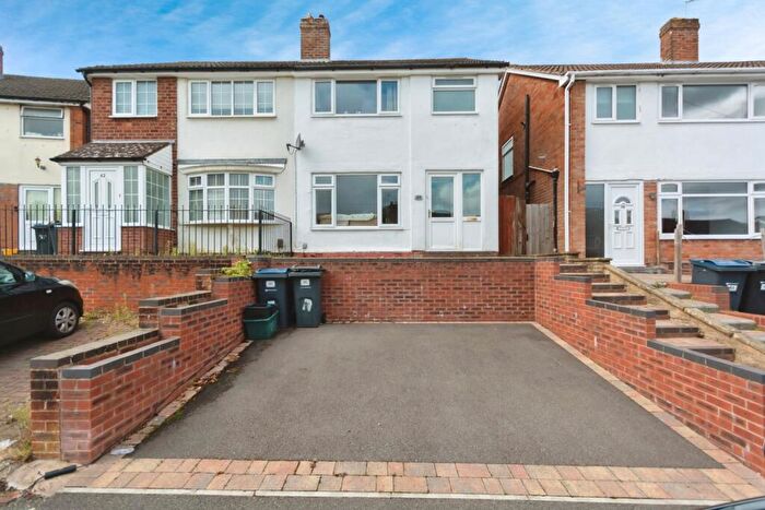 3 Bedroom Semi-Detached House For Sale In Wilson Croft, Birmingham, West Midlands, B28
