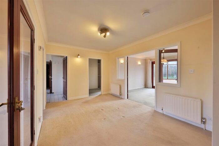 4 Bedroom Detached House For Sale In Temple Garth, Copmanthorpe, York, North Yorkshire, YO23