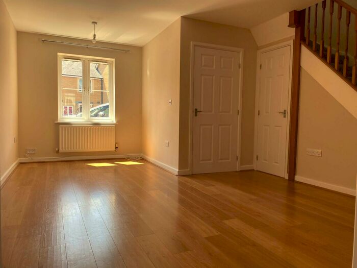 3 Bedroom House To Rent In Millgrove Street, Swindon, SN25