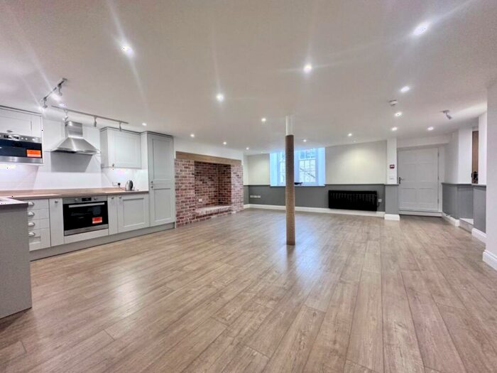 3 Bedroom Flat To Rent In Edward Court, The Esplanade, DT4