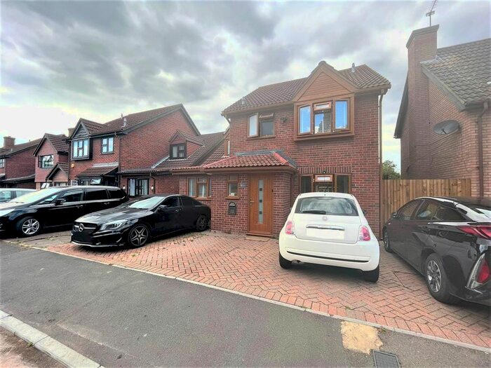 6 Bedroom Detached House To Rent In Darris Close, Hayes, UB4