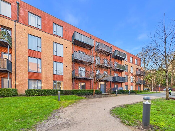 1 Bedroom Flat For Sale In Iron Railway Close, Coulsdon, CR5