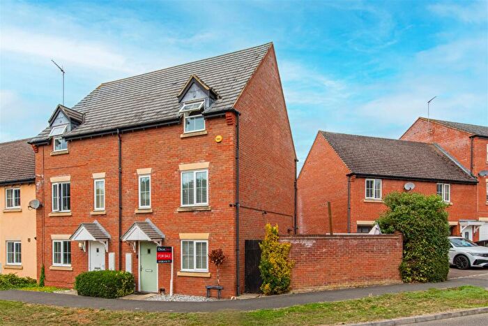 3 Bedroom Semi-Detached House For Sale In Horse Fair Lane, Rothwell, Kettering, NN14