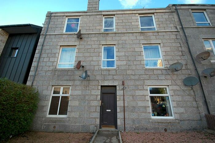 2 Bedroom Flat To Rent In Holburn Street, City Centre, Aberdeen, AB10