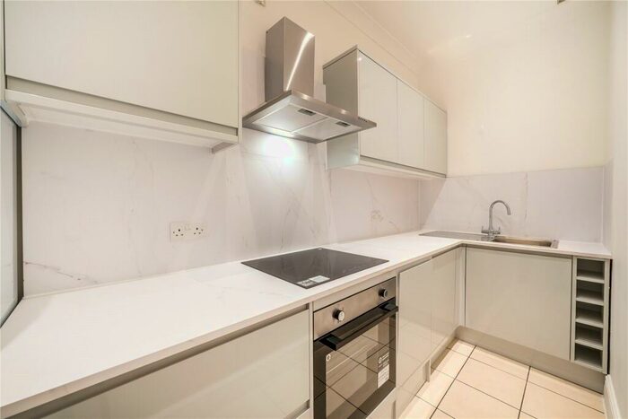 2 Bedroom Apartment To Rent In Redcliffe Gardens, London, SW10