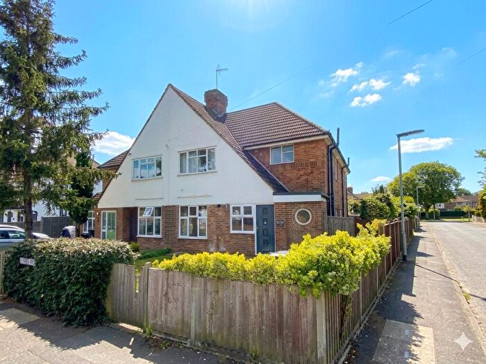 6 Bedroom Semi Detached House For Sale In James Road, Camberley, Surrey, GU15