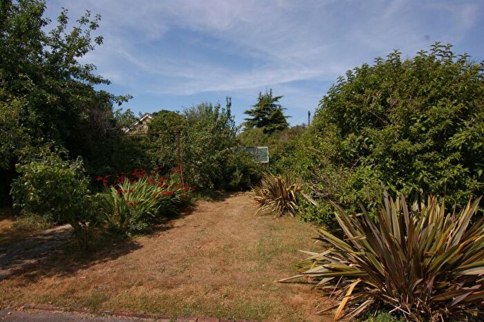 3 Bedroom Bungalow For Sale In Highfield Road, Corfe Mullen, Wimborne, Dorset, BH21 - Photo 9