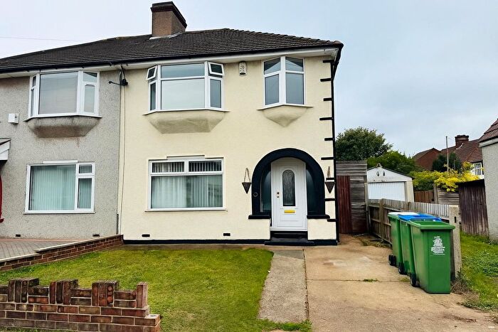 3 Bedroom Semi-detached House To Rent In Luddesdon Road, Erith, DA8