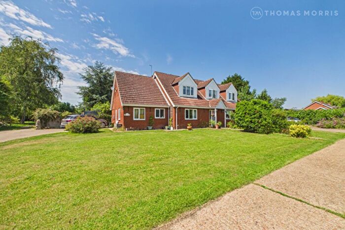 5 Bedroom Detached House For Sale In Westfield Road, Wyboston, Bedford, Bedfordshire, MK44