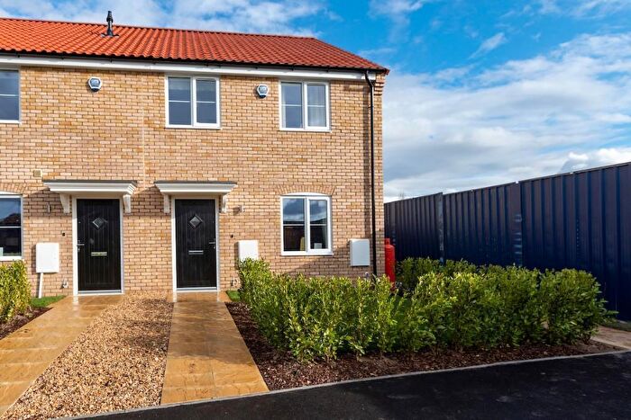 3 Bedroom Semi-Detached House For Sale In Hall Gate, PE12