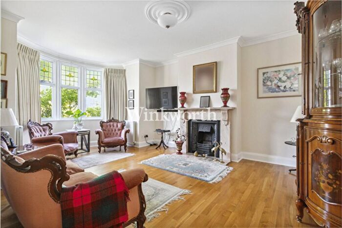 4 Bedroom Semi-Detached House For Sale In The Mall, London, N14