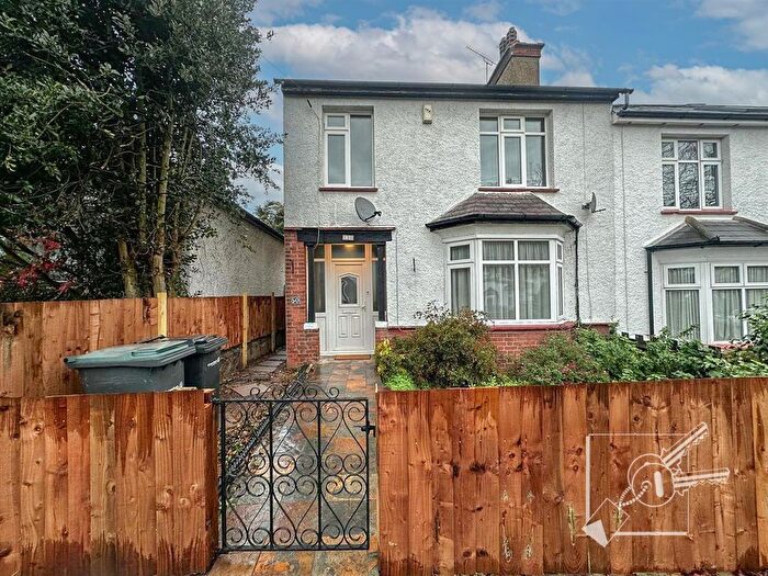 3 Bedroom Property To Rent In Parrock Avenue, Gravesend, DA12