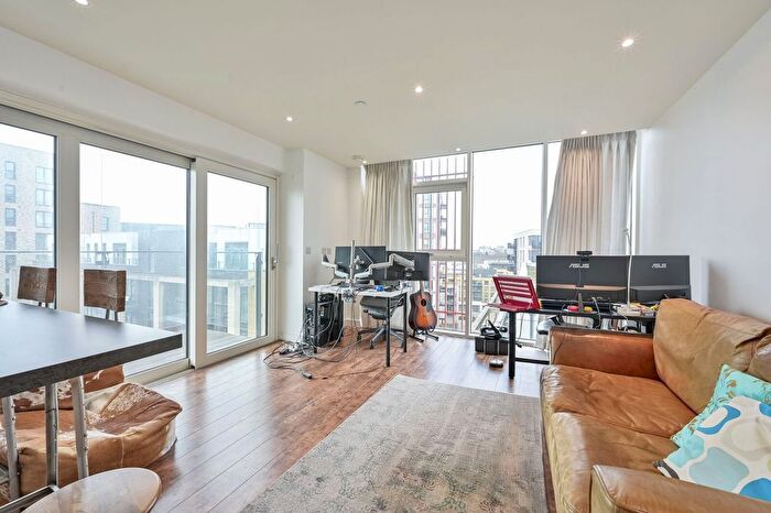 1 Bedroom Flat To Rent In Enterprise Way, Wandsworth, London, SW18