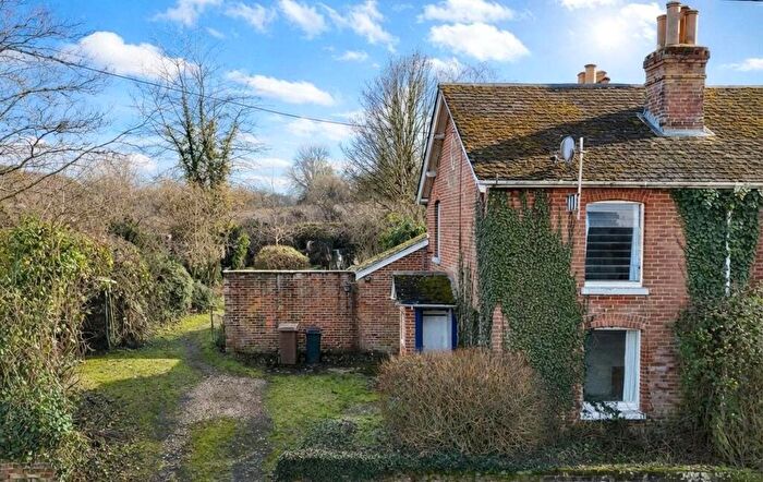 3 Bedroom Semi Detached House For Sale In East Dean Road, Lockerley, Romsey, Hampshire, SO51
