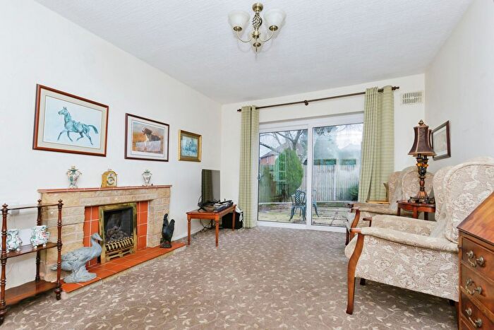 2 Bedroom Bungalow For Sale In University Close, Syston, Leicester, Leicestershire, LE7