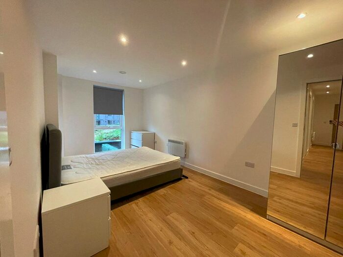3 Bedroom Flat To Rent In The Plaza, Advent Way, Ancoats, Manchester, M4