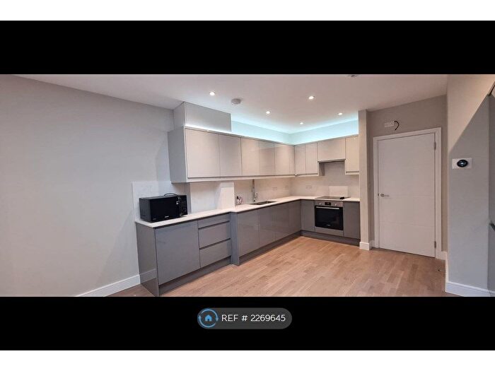 5 Bedroom Semi-Detached House To Rent In St. Marys Crescent, London, NW4