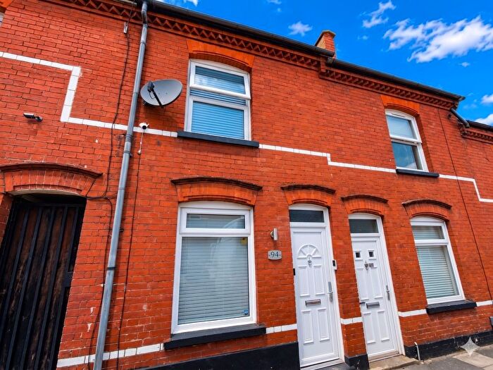 2 Bedroom Terraced House For Sale In Cambridge Street, Luton, Bedfordshire, LU1
