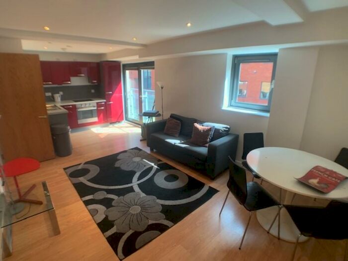 2 Bedroom Apartment To Rent In York Place, Leeds, LS1