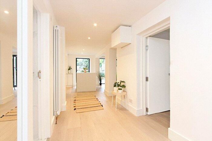 Apartment To Rent In Cavendish Close, Cavendish Road, London, NW6