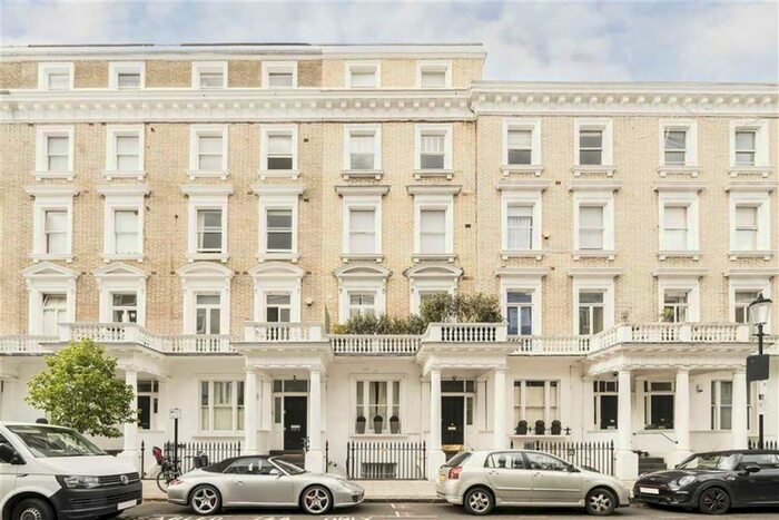 2 Bedroom Flat To Rent In Harcourt Terrace, Chelsea, SW10