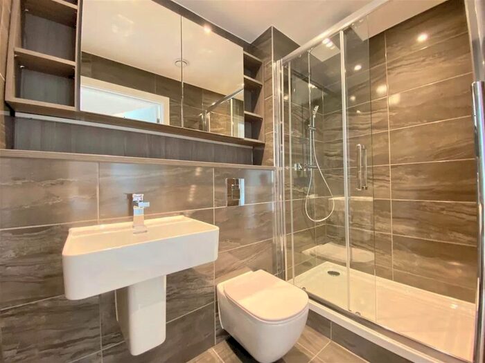 2 Bedroom Flat To Rent In Emery Way, London, E1W