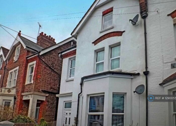 1 Bedroom Flat To Rent In Woodsland Road, Hassocks, BN6