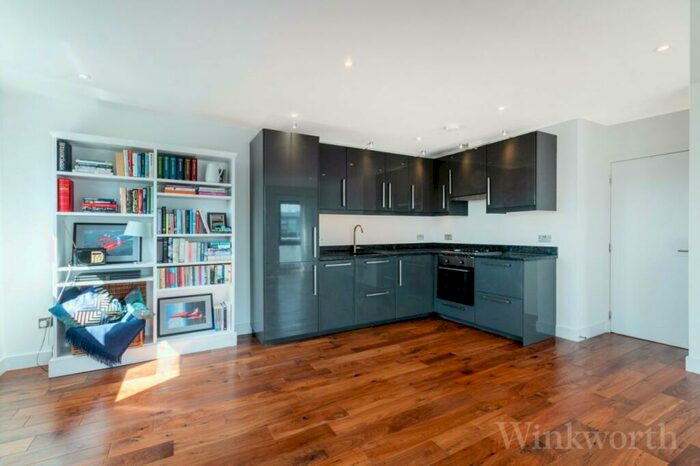 2 Bedroom Apartment To Rent In Queens Road, Peckham, London, SE15
