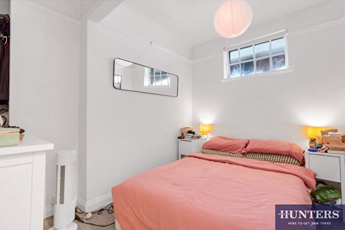 2 Bedroom Flat For Sale In Hillsborough Court, Mortimer Crescent, London, NW6