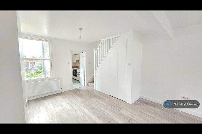 2 Bedroom End Of Terrace House To Rent In Brook Street, Erith, DA8