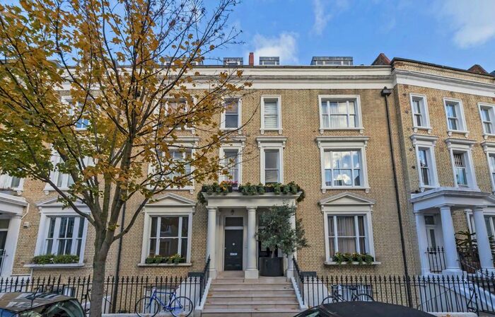 2 Bedroom Flat To Rent In Eardley Crescent, London, SW5