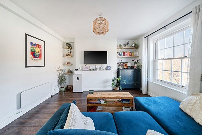 2 Bedroom Flat For Sale In Newburn Street, London, SE11