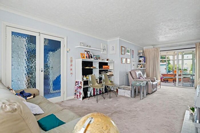 3 Bedroom Terraced House To Rent In Donington Avenue, Ilford, IG6
