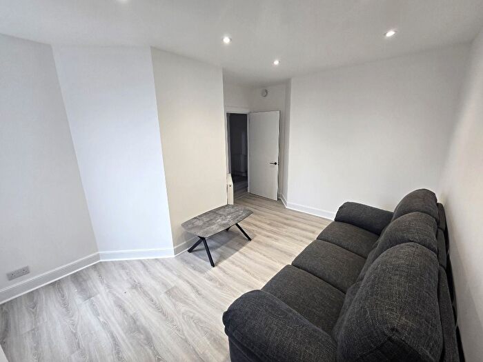 2 Bedroom Flat To Rent In Elmbank Terrace, Kittybrewster, Aberdeen, AB24