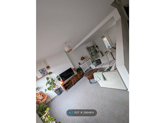 3 Bedroom Semi-Detached House To Rent In Glaisdale Avenue, Coventry, CV6