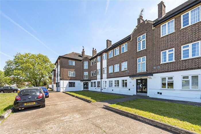 2 Bedroom Flat For Sale In Great West Road, Osterley, TW7