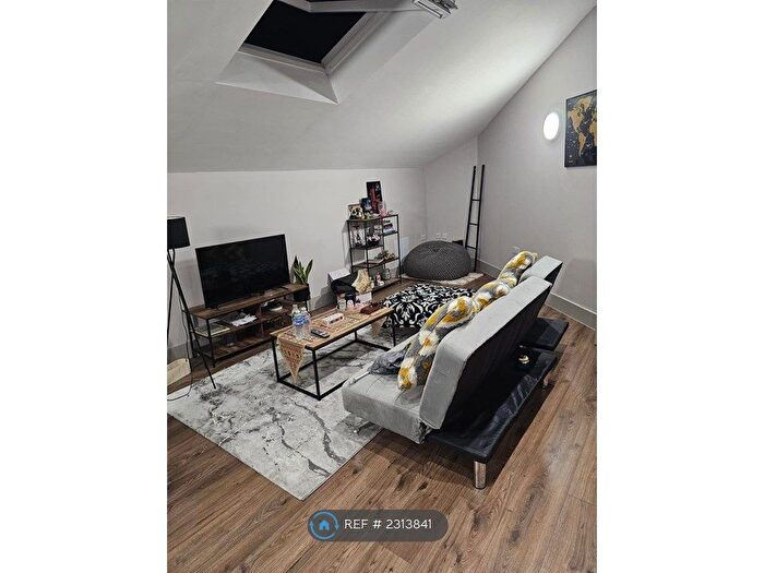 1 Bedroom Flat To Rent In Cube House, Stoke Mandeville, Aylesbury, HP22