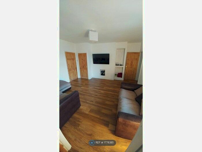 2 Bedroom Flat To Rent In Rectory Road, Gateshead, NE8