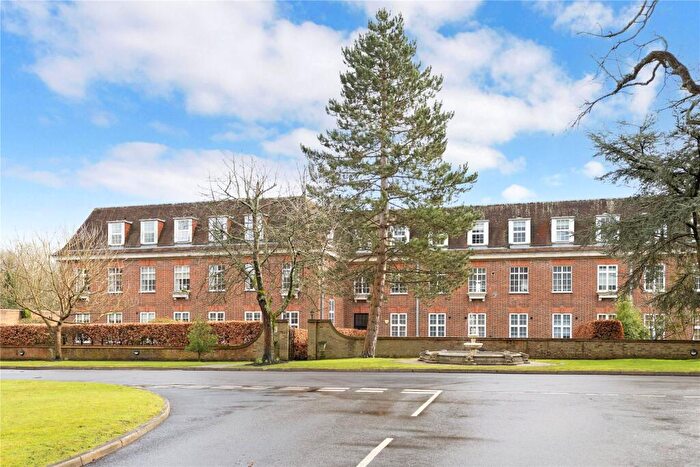 3 Bedroom Flat To Rent In Ottershaw Park, Ottershaw, Chertsey, Surrey, KT16