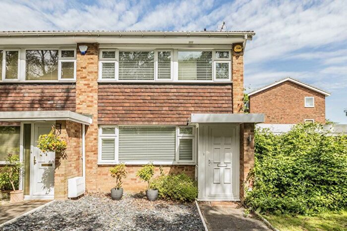 3 Bedroom Property To Rent In Breamwater Gardens, Ham, Richmond, TW10