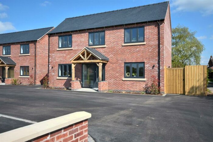 4 Bedroom Detached House For Sale In Main Street, North Muskham, Newark, NG23