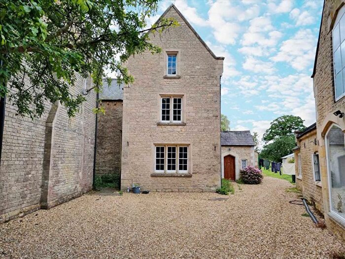 4 Bedroom Semi-Detached House To Rent In Grey Gables, Lincoln Road, Leasingham, NG34