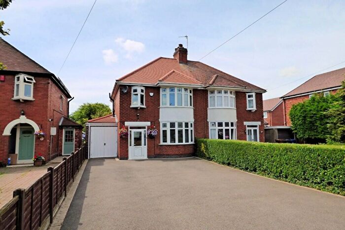 3 Bedroom Semi-Detached House For Sale In Postern Road, Tatenhill, DE13