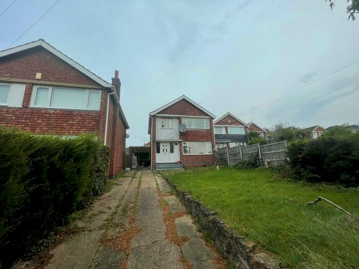 3 Bedroom House To Rent In Revelstoke Way, Nottingham, NG5