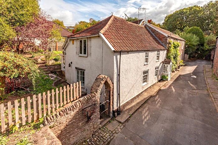 2 Bedroom End Of Terrace House For Sale In Wickham Court, Bristol, BS16