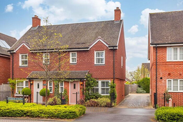 3 Bedroom Semi-Detached House For Sale In Webber Street, Horley, RH6