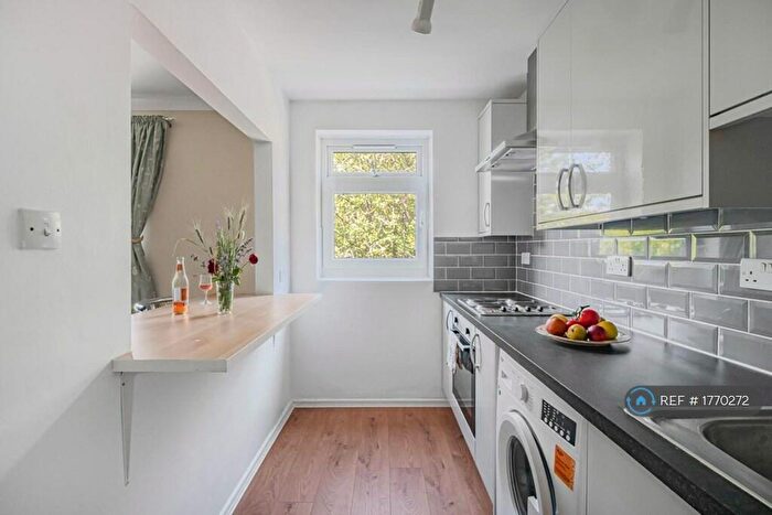 1 Bedroom Flat To Rent In Dulwich Wood Avenue, London, SE19