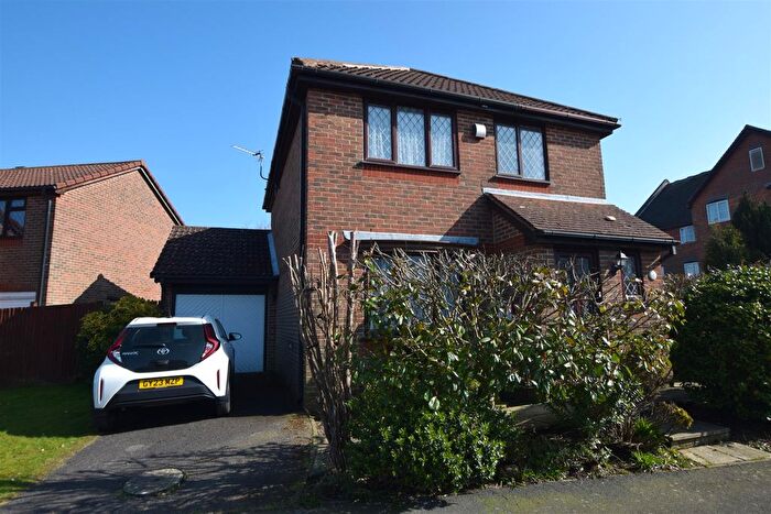 3 Bedroom Detached House To Rent In Landsdowne Way, Bexhill-On-Sea, TN40
