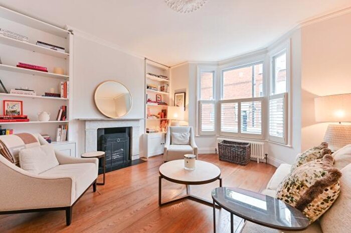 4 Bedroom Semi Detached House For Sale In Ashburnham Road, London, SW10